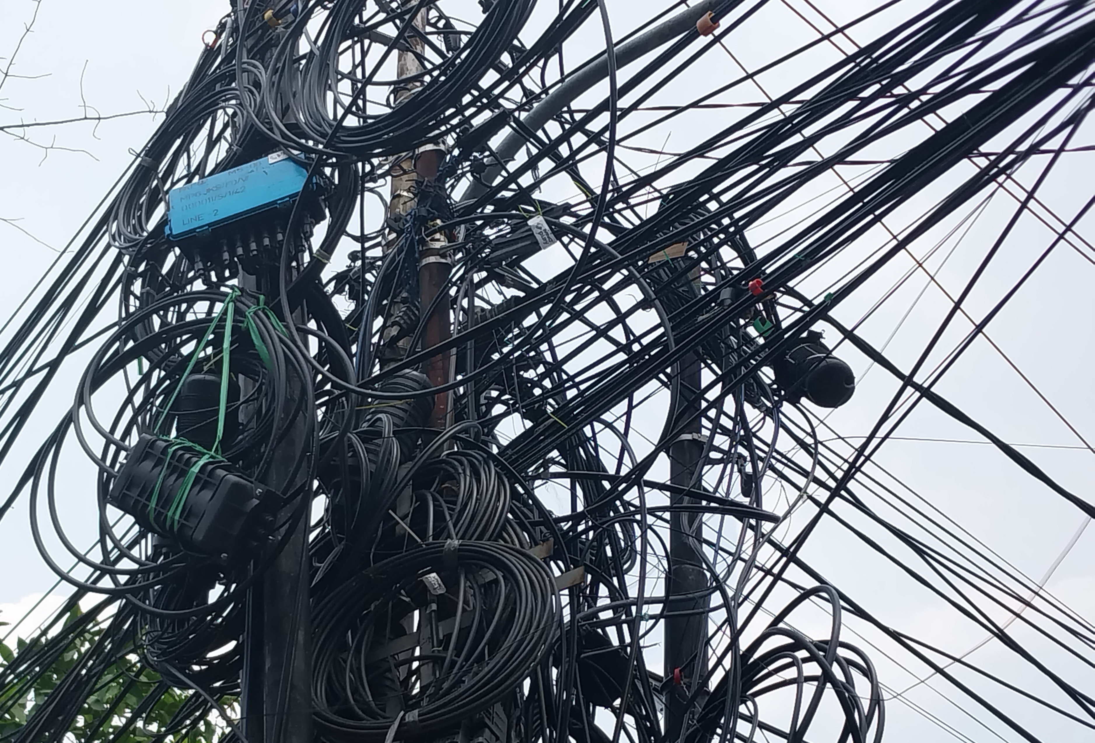 Kabel Semrawut DKI Jakarta Tak Kunjung Usai, Warga Ungkap Harapan Pada Pemda
