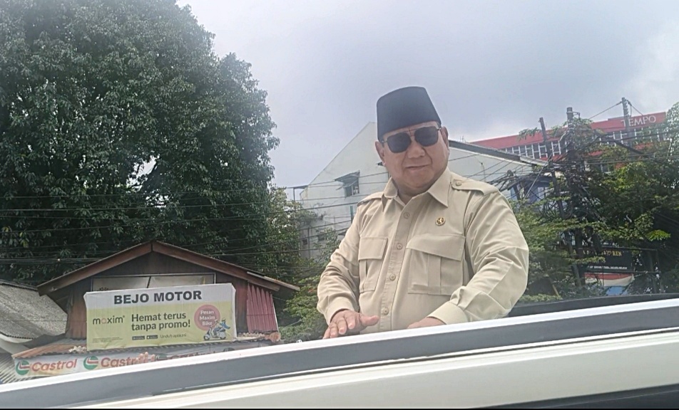 Tinggalkan Peresmian SPPG Polri di Palmerah, Prabowo Tetap Disambut Warga