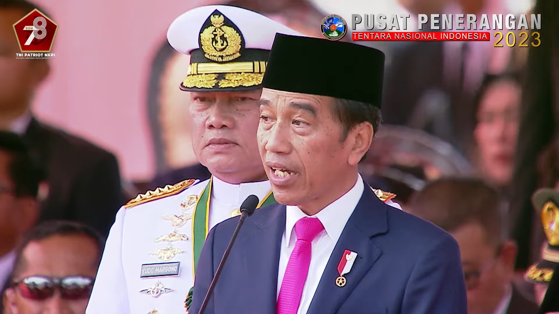 HUT ke-78, Presiden Jokowi Pesan Agar Kepercayaan Masyarakat Pada TNI Selalu Dijaga