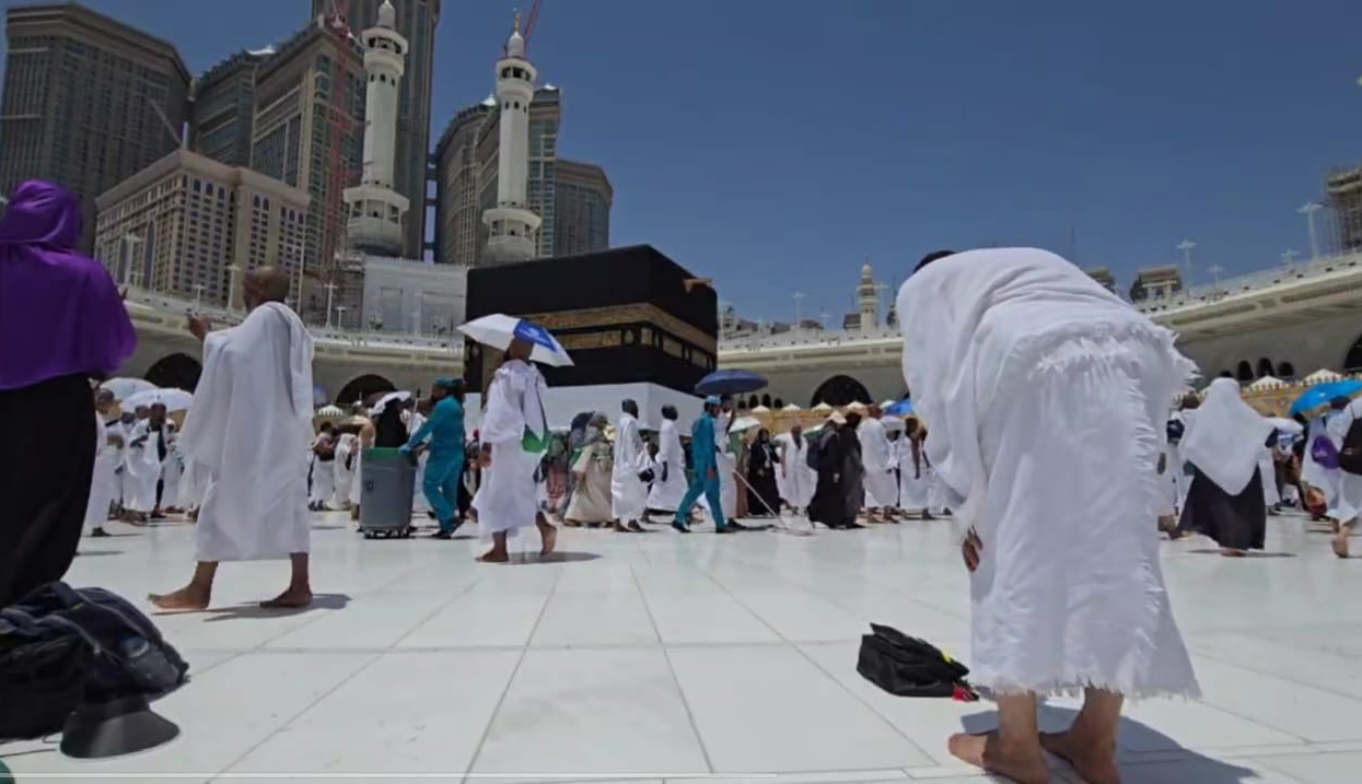 Laporan Haji 2024 (20): Mengecek Arah Kiblat saat Rashdul Kiblat 