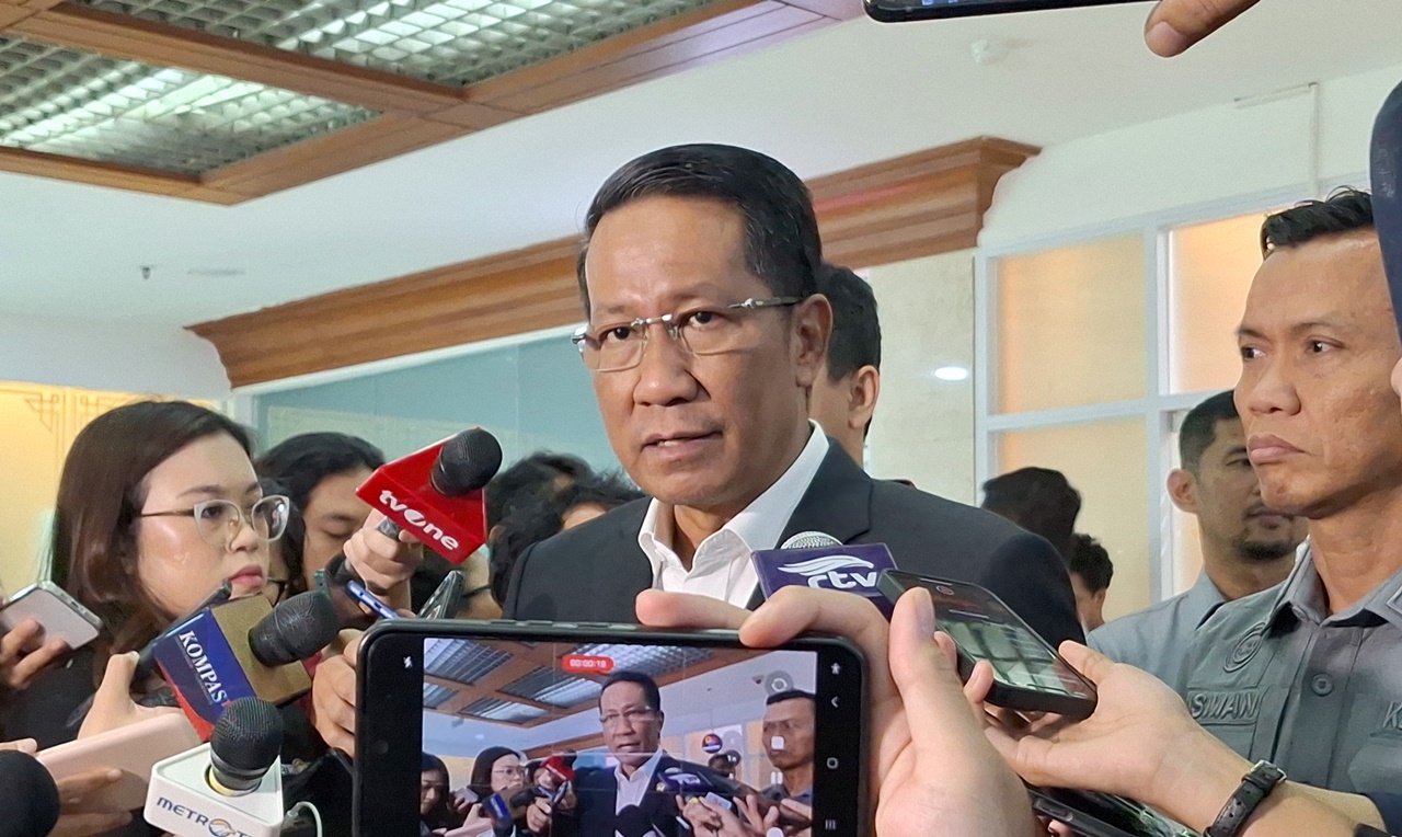 Menhum Tegaskan RUU TNI Bukan Perintah Prabowo