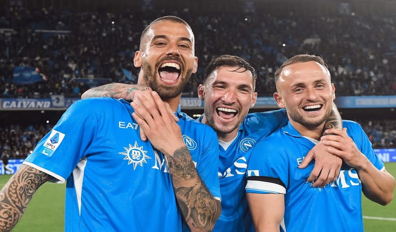 Napoli Diterpa Badai Cedera, Lobotka dan Politano Alami Robekan Otot Usai Kalahkan Genoa