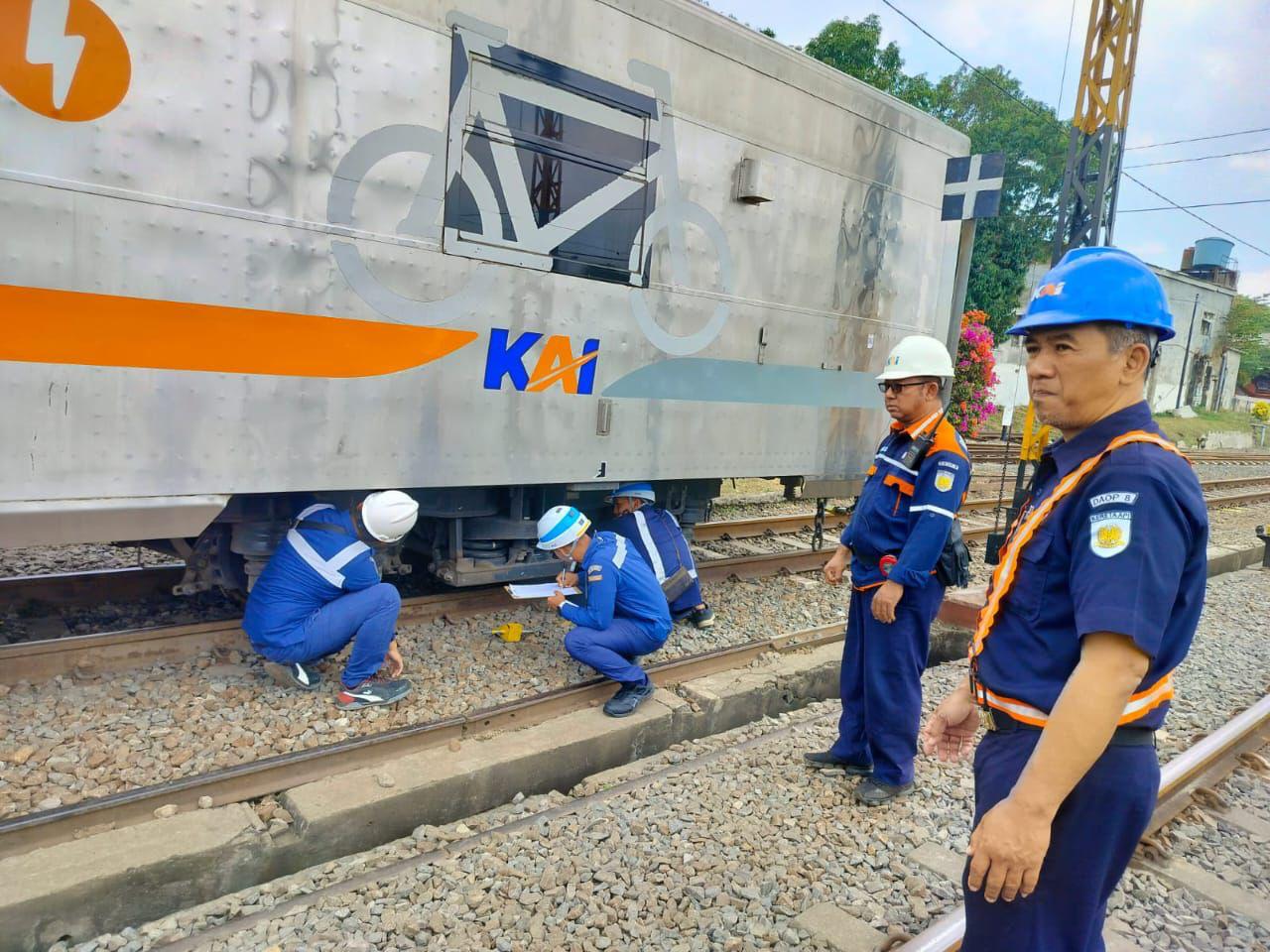 Jelang Nataru, KA Daop 8 Benahi Sarana dan Prasarana