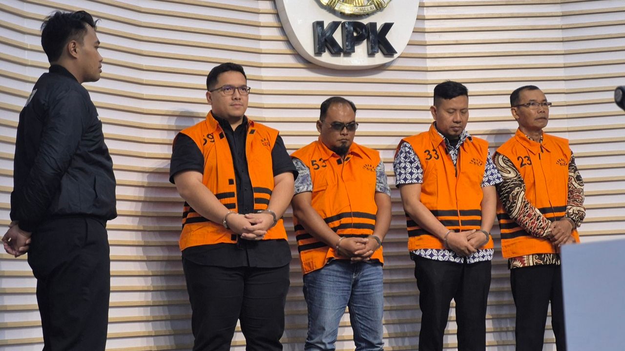 KPK Tahan 4 Tersangka Kasus Suap Dana Hibah Jatim, Kusnadi Diduga Terima Puluhan Miliar