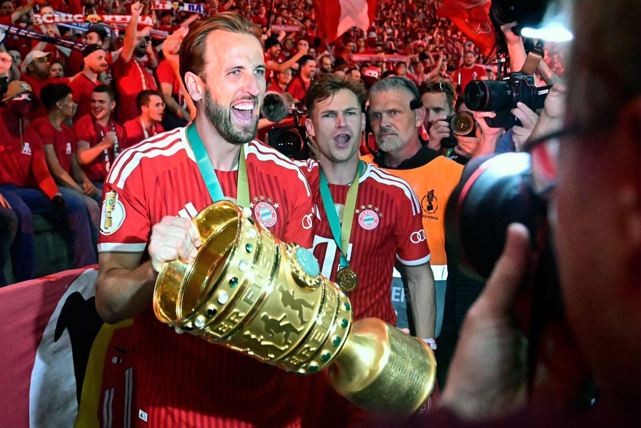 Harry Kane Antar Bayern Munchen Juara DFB Pokal, Samai Rekor Lewandowski