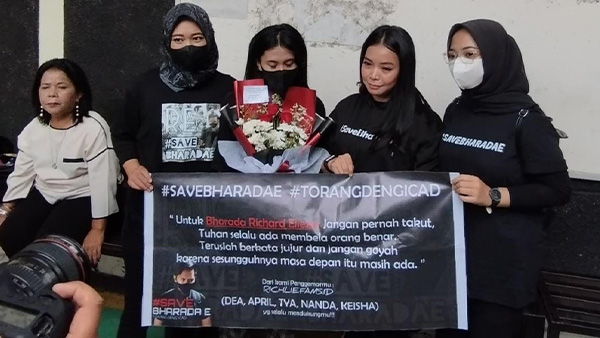 Fans Bharada E Hadir Langsung di Persidangan, Richlie Fans Fams Sudah Tersebar di Seluruh Indonesia