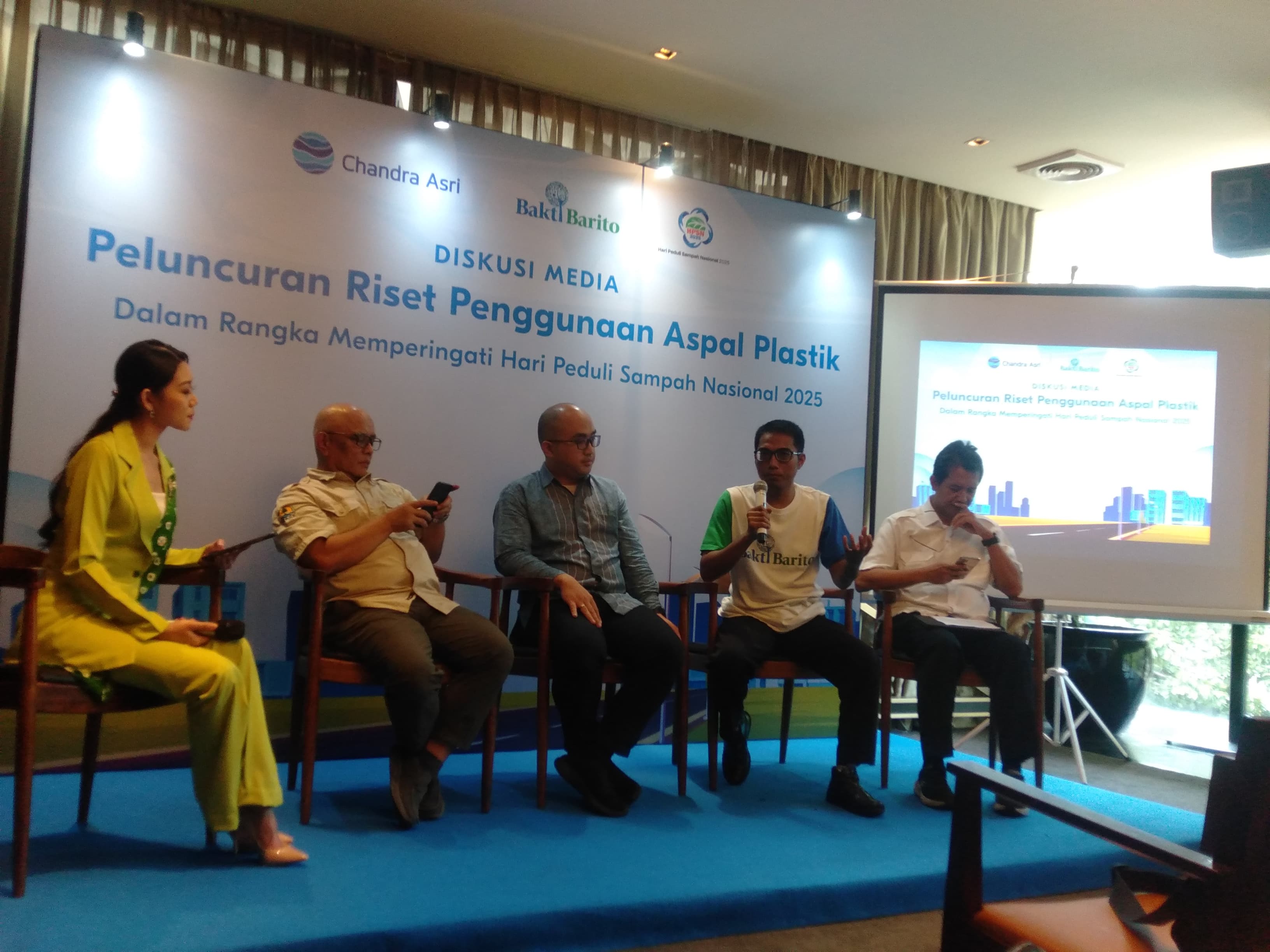 Kurangi Volume Sampah TPA, PUPR Dukung Teknologi Aspal Plastik untuk Infrastruktur