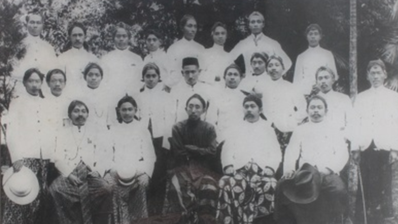 Bangkit Itu Bukan Seremoni