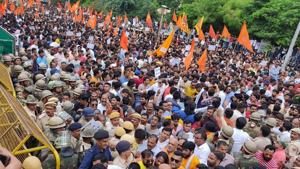 Pasca Kepala Penjahit Dipenggal di Udaipur Ribuan Demonstran Turun Kejalan 