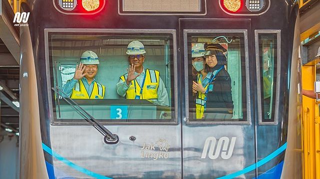 Kaisar Jepang Naruhito Jajal MRT Jakarta