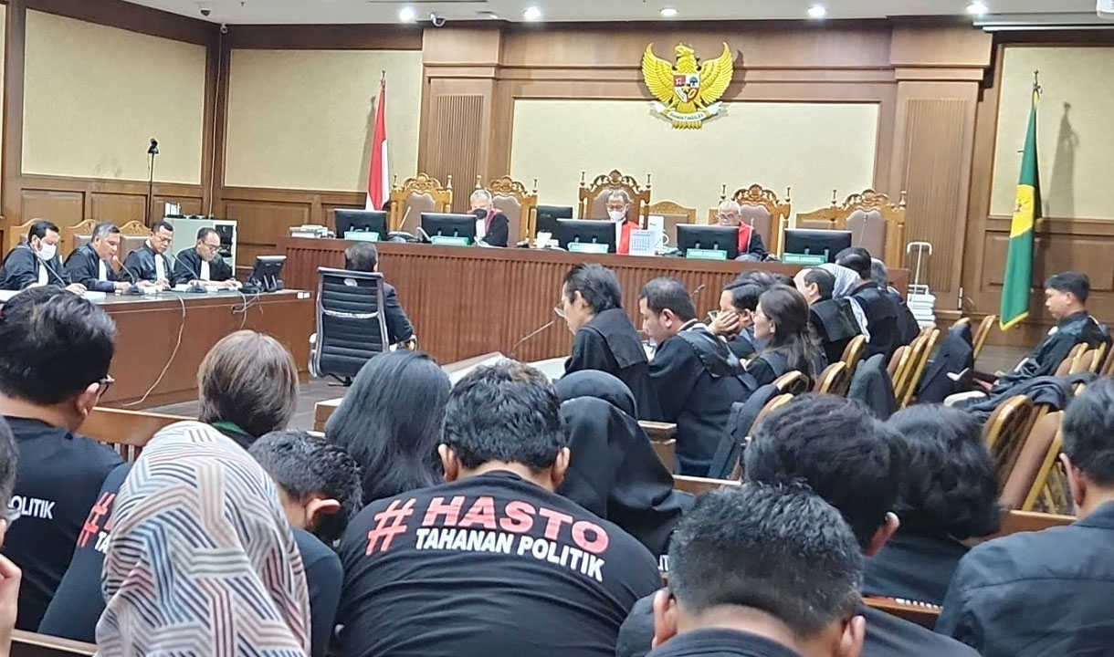 Sidang Perdana Hasto Kristiyanto, Didakwa Suap dan Perintangan Penyidikan KPK