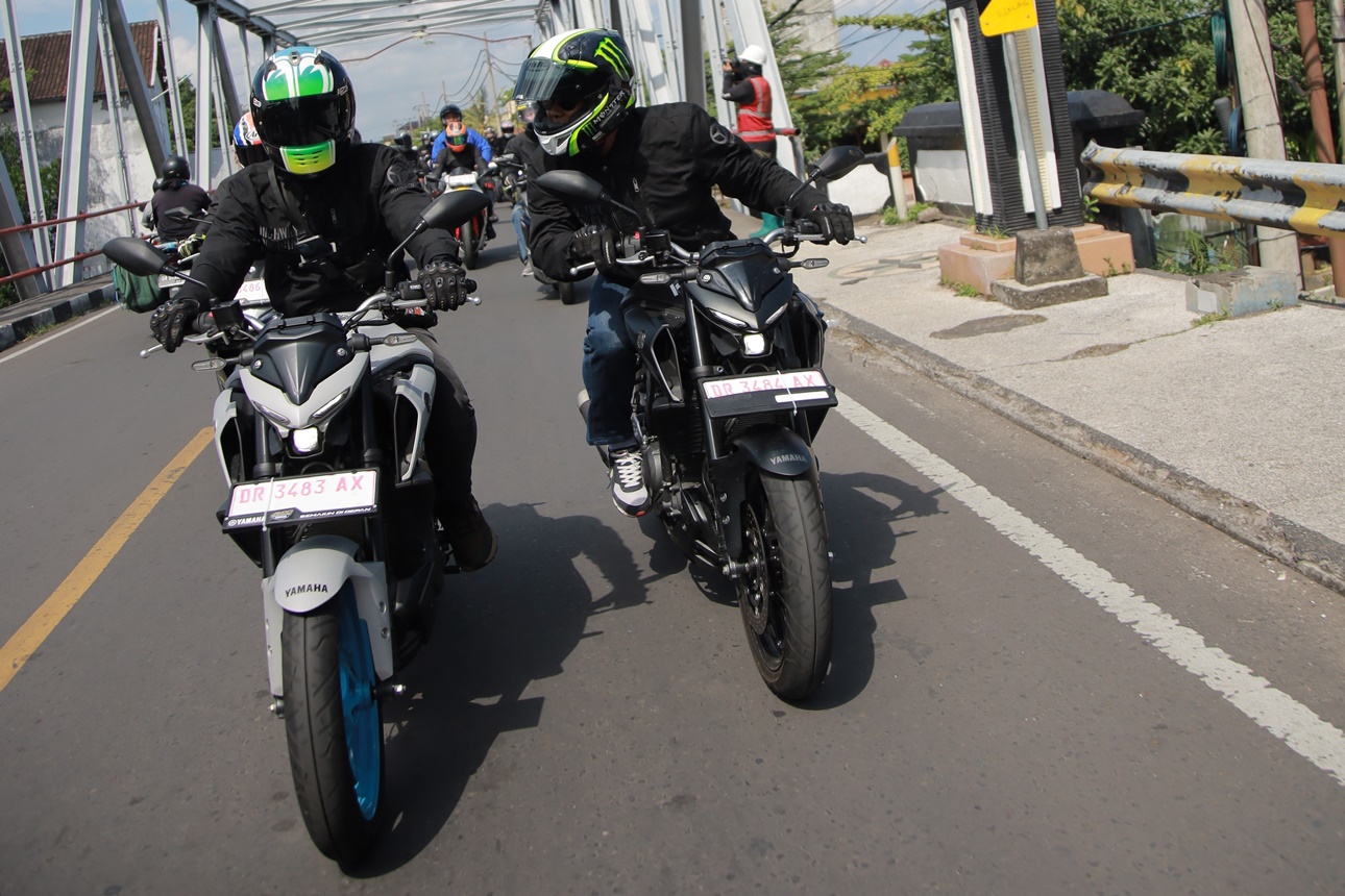Intip Satmori Seru ke Senggigi Bareng New Yamaha R25, MT-25, dan AEROX ALPHA