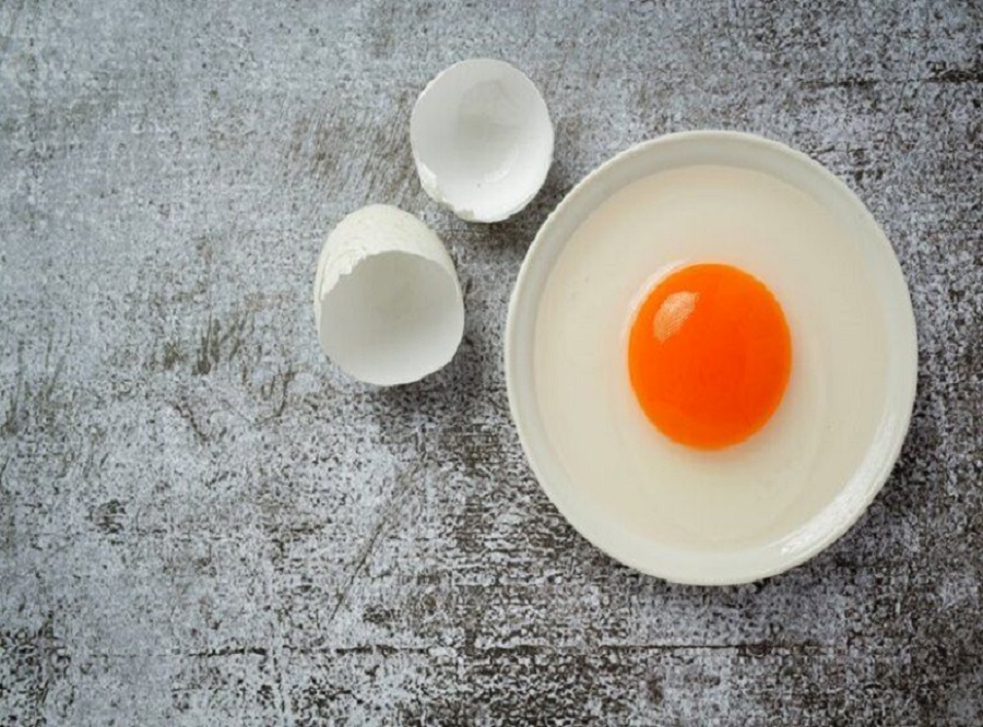 Benarkah Mengoleskan Putih Telur Bisa Sehatkan Rambut?
