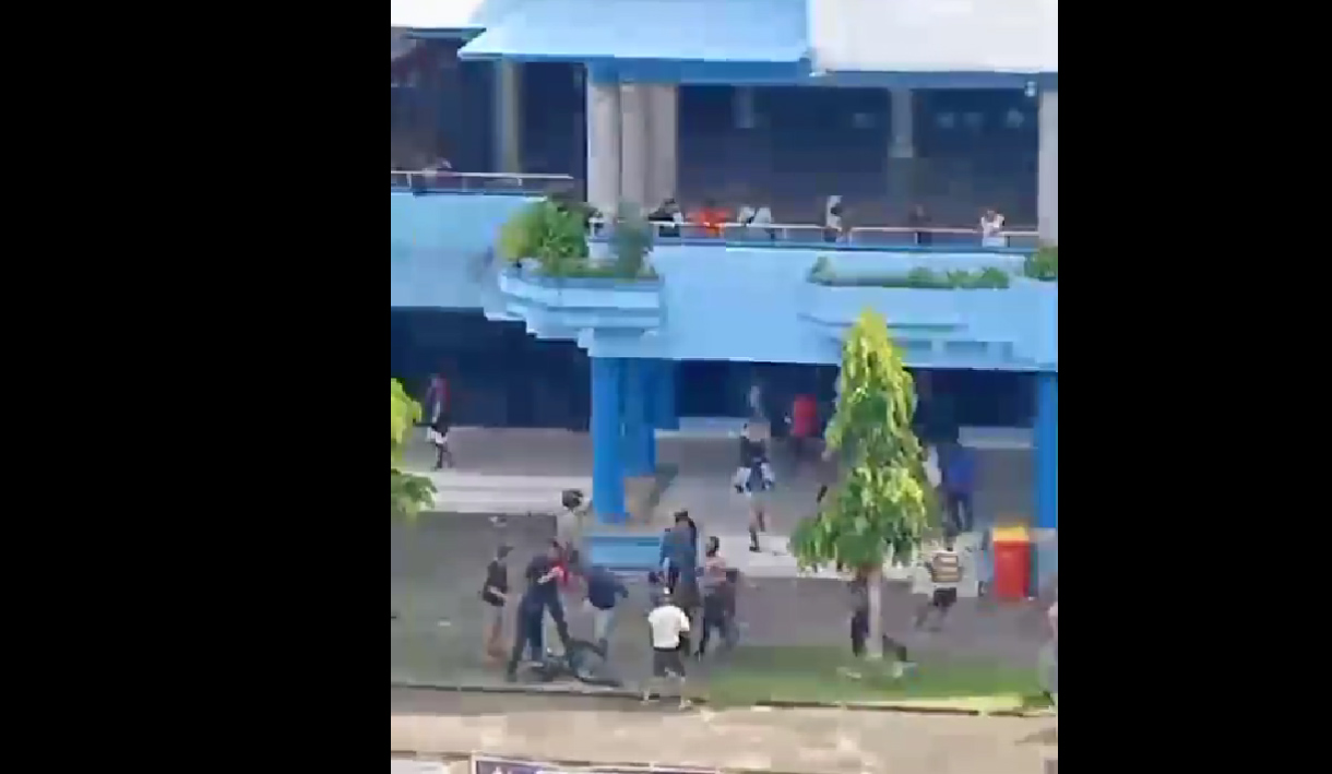 Perkelahian Brimob Vs TNI di Pelabuhan Sorong Saat OPM Masih Berkeliaran Sandera Pilot Susi Air