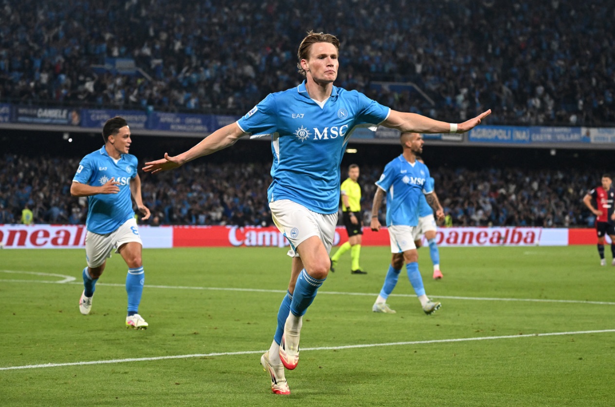 Rating Pemain Napoli Pasca Sikat Cagliari dan Raih Scudetto, McTominay MOTM!
