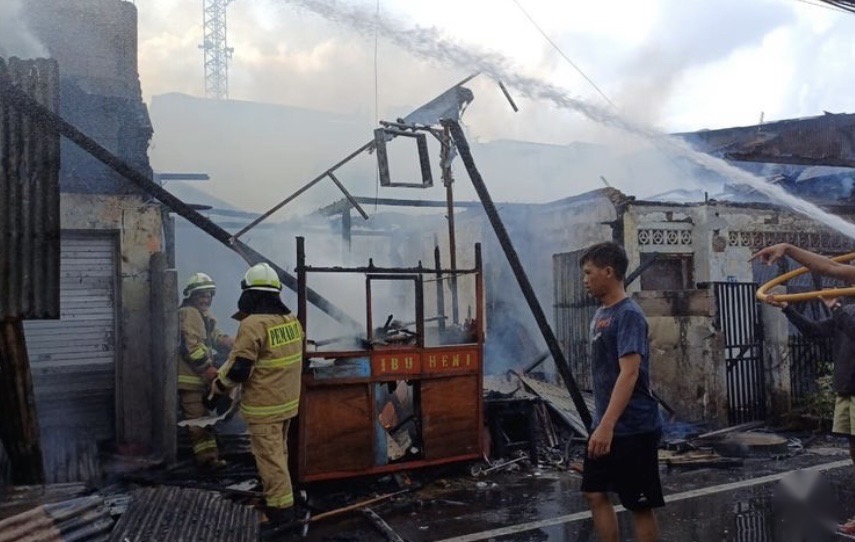 Kebakaran Disertai Ledakan Terjadi di Kawasan Senen, Pihak Damkar Masih Selidiki Penyebabnya