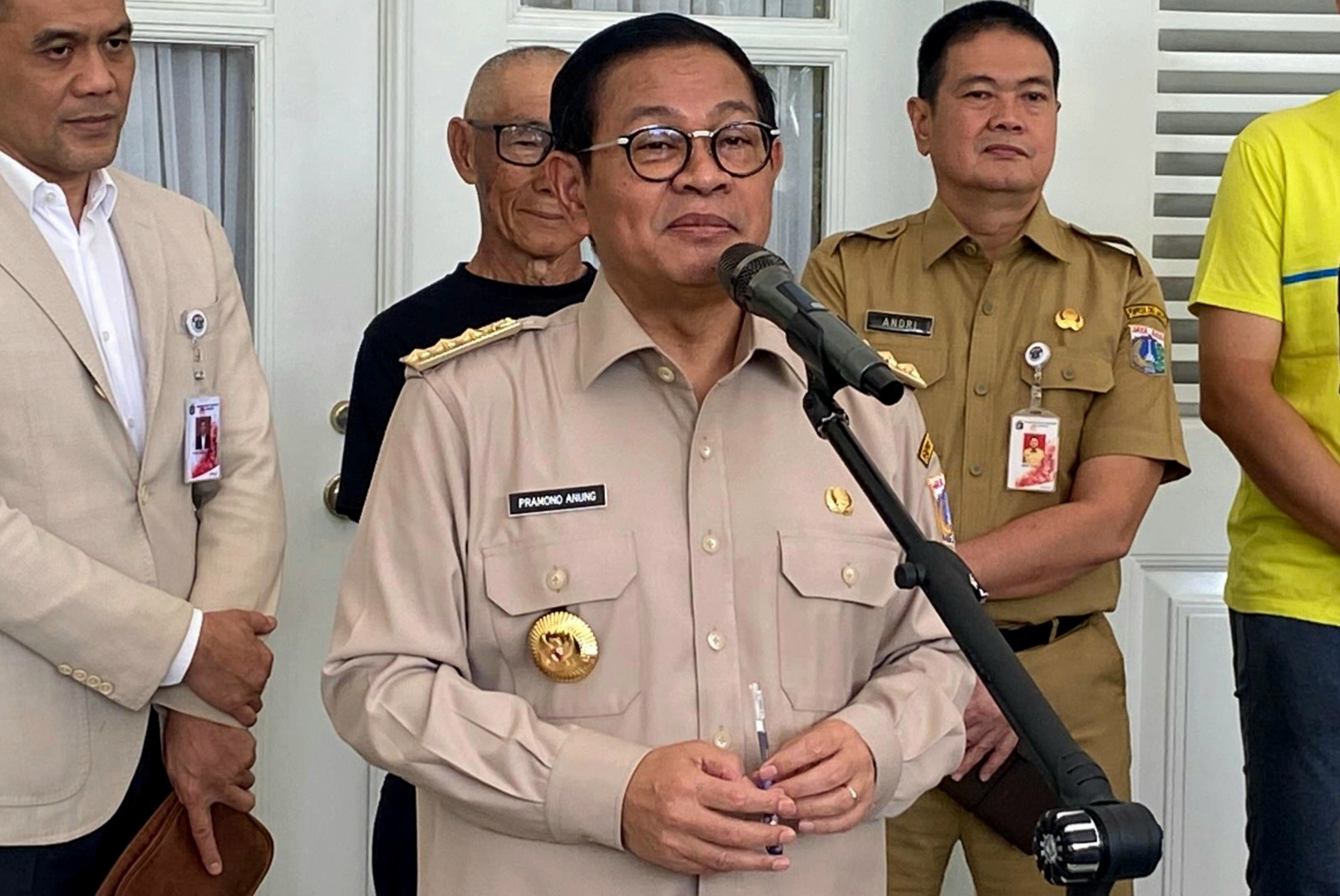 Pramono Turunkan Pajak Bahan Bakar di Jakarta Jadi 5 Persen untuk Kendaraan Pribadi