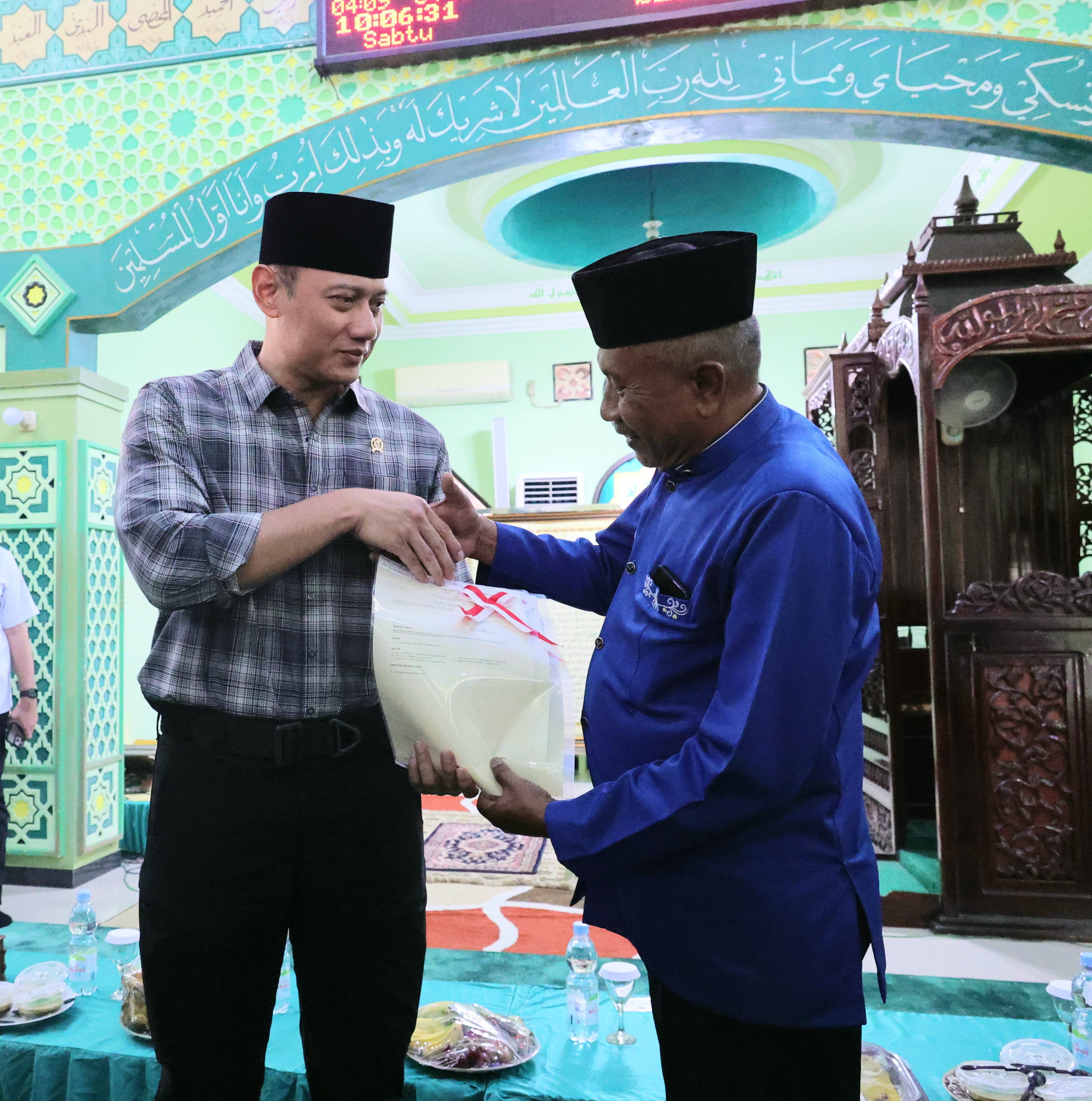 Program Legitimasi Tanah Wakaf, Masjid Araafiul A'laa Resmi Miliki Sertipikat Elektronik dari AHY