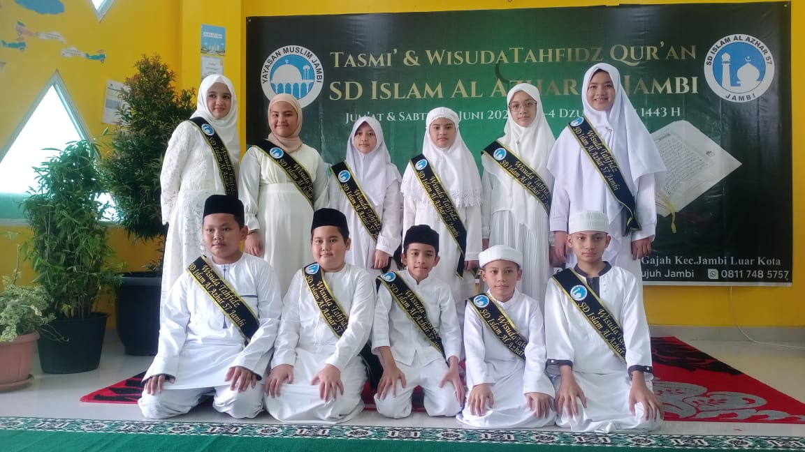 Wisuda Tahfidz Juz 30 Pertama SD Islam Al Azhar 57 Jambi