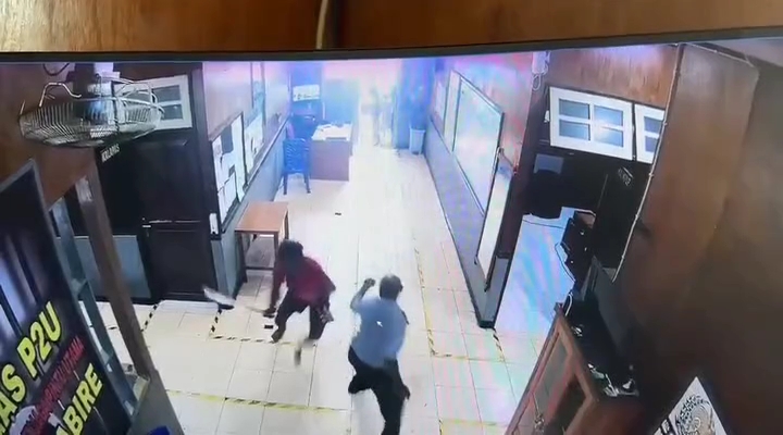 Lukai Petugas dengan Sajam, Puluhan Napi Lapas Nabire Kabur Lewat Pintu Utama!