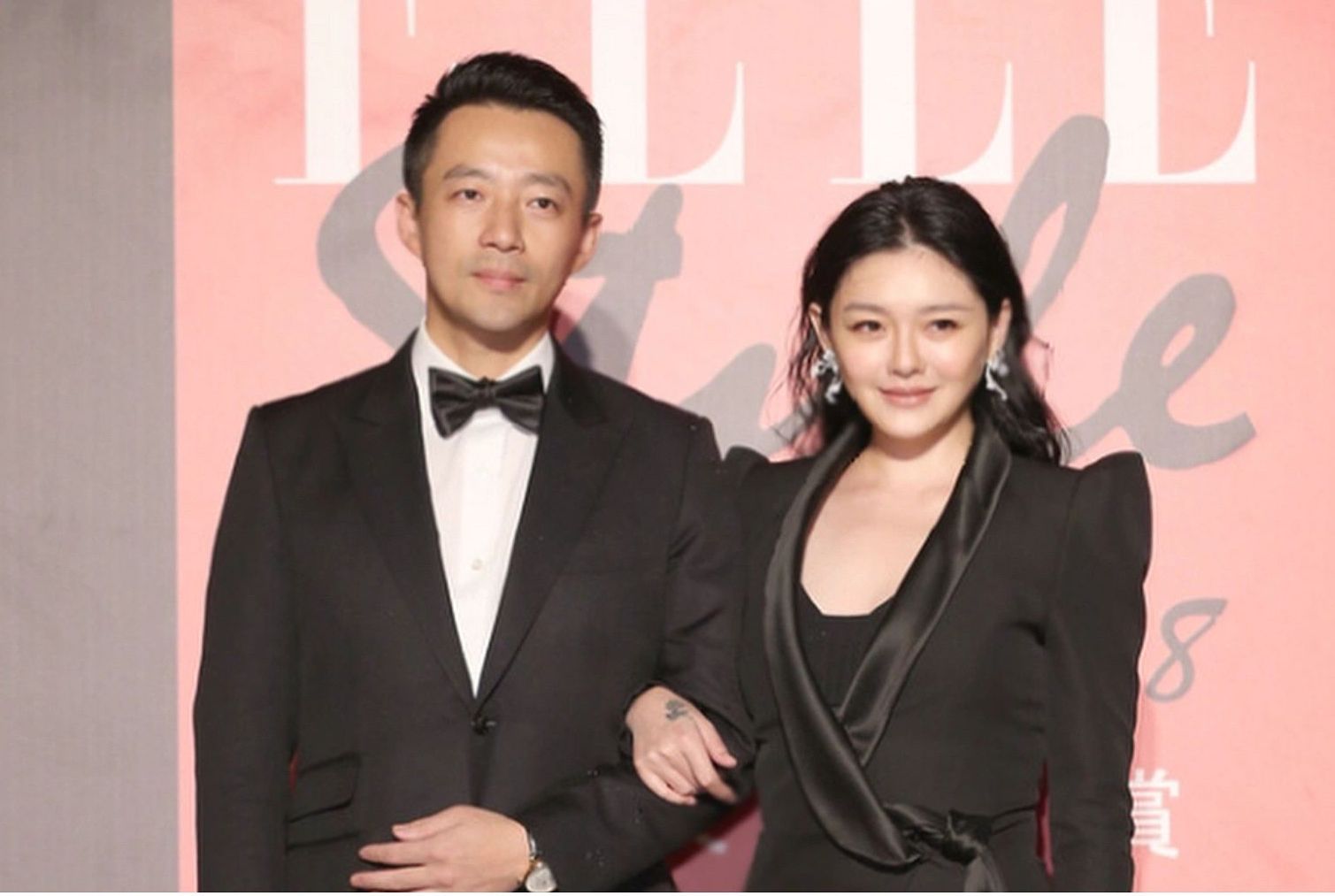 Berdukacita Barbie Hsu Meninggal, Wang Xiaofei Terbang ke Taiwan