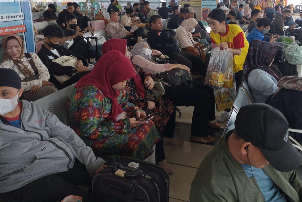 Bejo Jahe Merah Beri Kejutan ke Pemudik Rosalia Indah di Subang