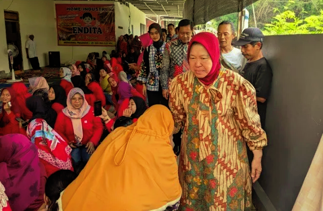 Risma Dengar Keluh Kesah Perajin Tempe di Ngawi, Dorong Diversifikasi Produk!