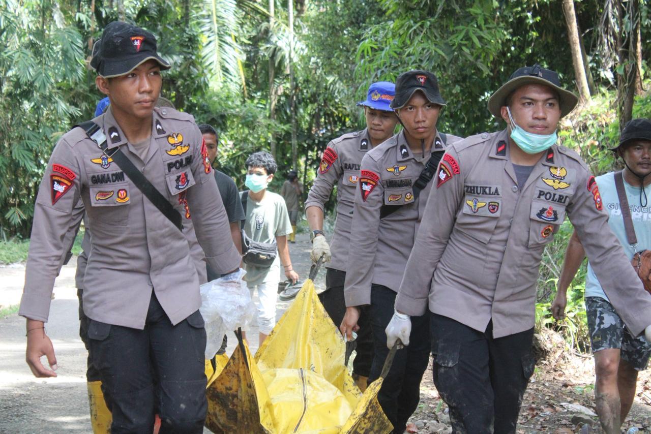 Tim Brimob Polda Riau Kembali Temukan Korban Meninggal di Agam, Operasi SAR Dilanjutkan