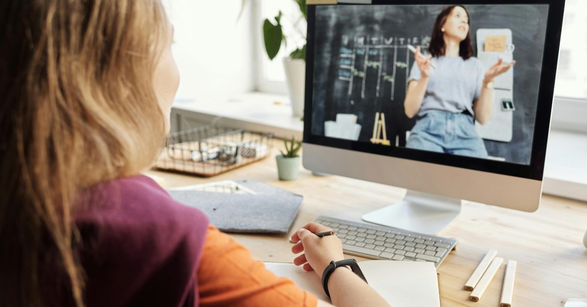 4 Situs Mengajar Online yang Bisa Membantu Hasilkan Saldo DANA Gratis