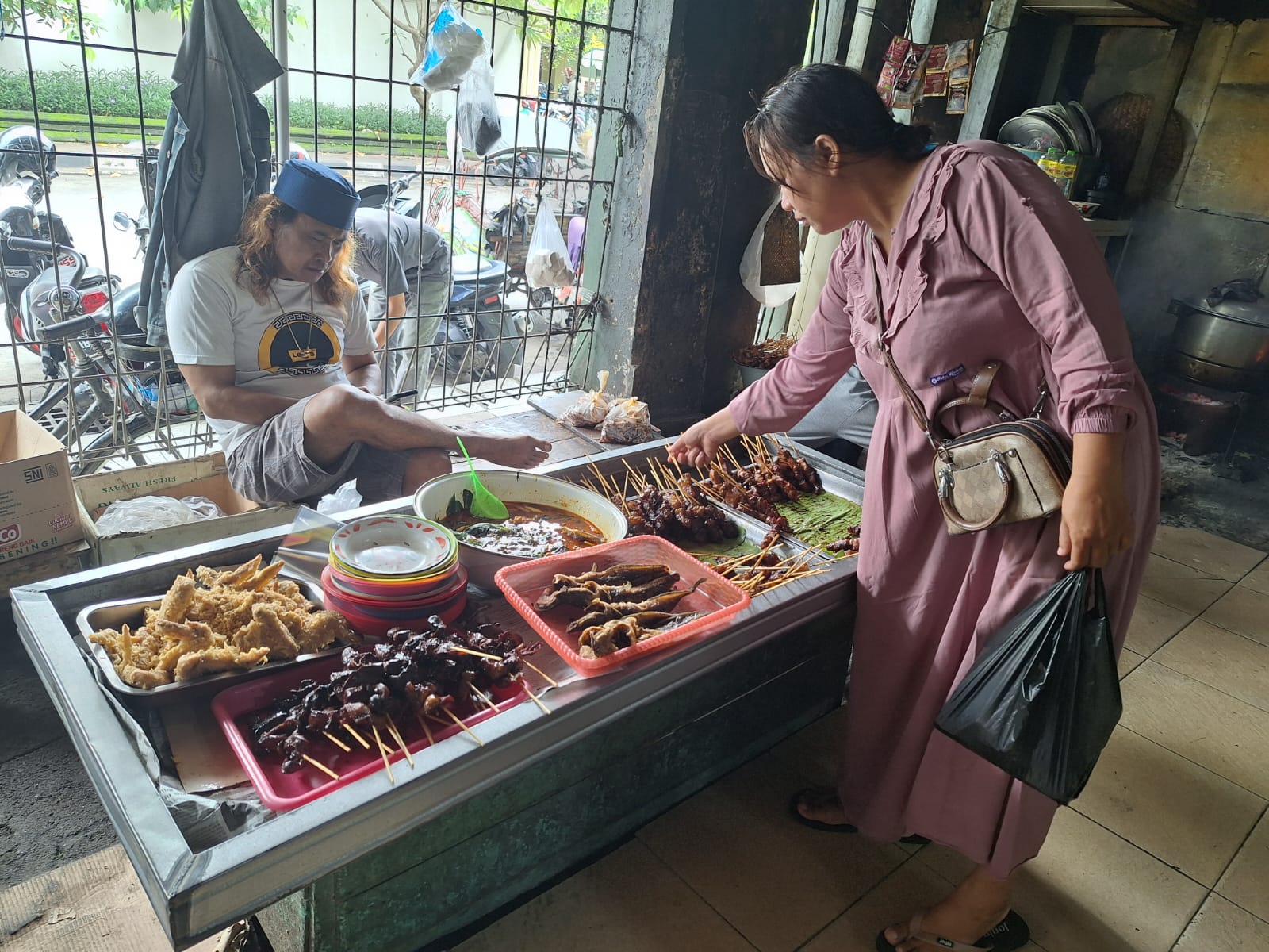Dukungan Pendanaan UMKM BRI, Warung Legendaris di Pasar Beringharjo Ini Laris Manis Pada Saat Libur Lebaran 