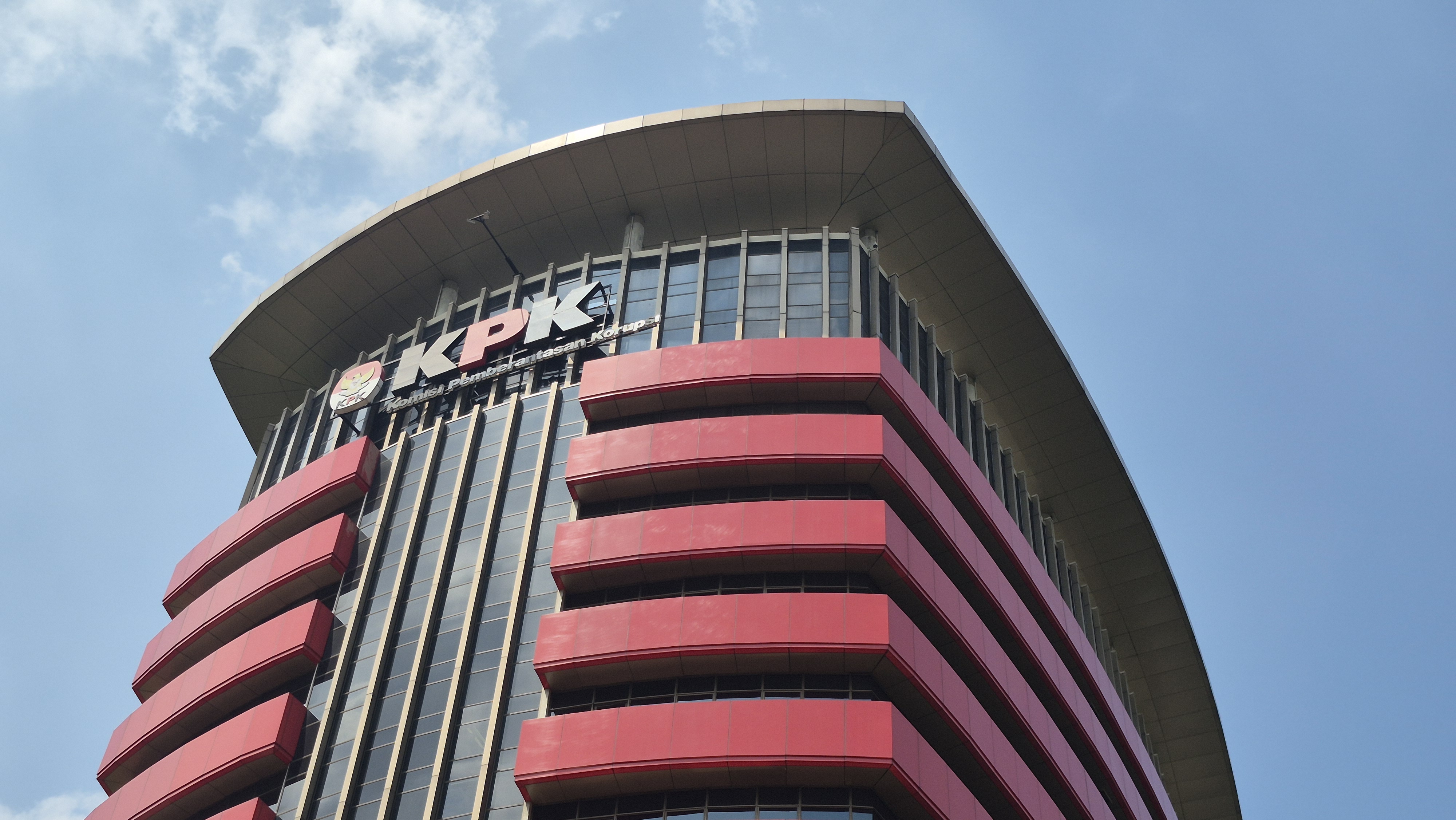 Ajukan Praperadilan, Kakak Hary Tanoesodibjo Minta Status Tersangkanya Dibatalkan!