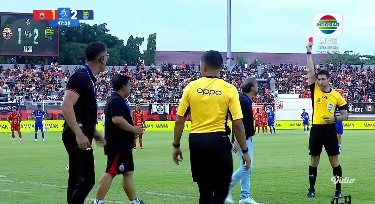 Brace Adam Alis! Persib Bandung Unggul Sementara  2-1 atas Persija Jakarta