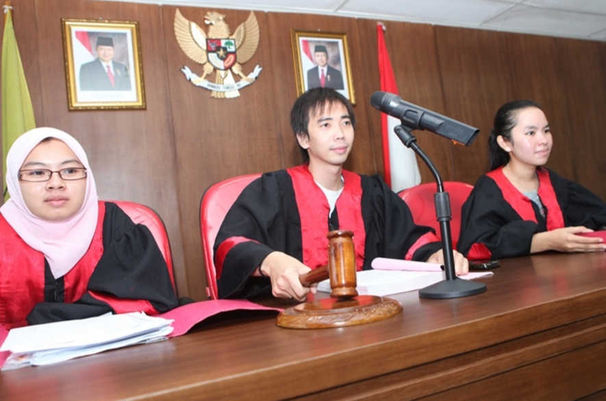 Fakultas Hukum Esa Unggul Cetak Generasi Hukum Unggul Berstandar Internasional