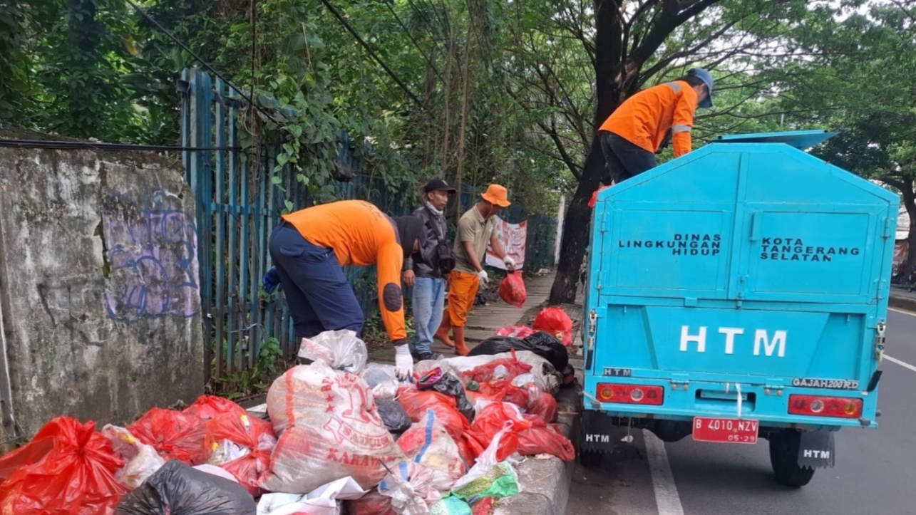 Pemkot Tangsel Mulai Angkut Sampah Bertahap, Siapkan Solusi PSEL