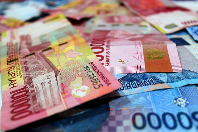 Nilai Rupiah Hampir Tembus Rp 16.300 per Dolar AS, Jokowi Hanya Bilang Begini
