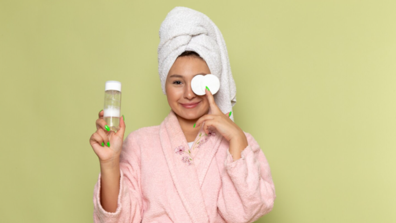 Bye Kilang Minyak! 5 Rekomendasi Tenor untuk Kulit Berminyak, Ringan dan Melembapkan