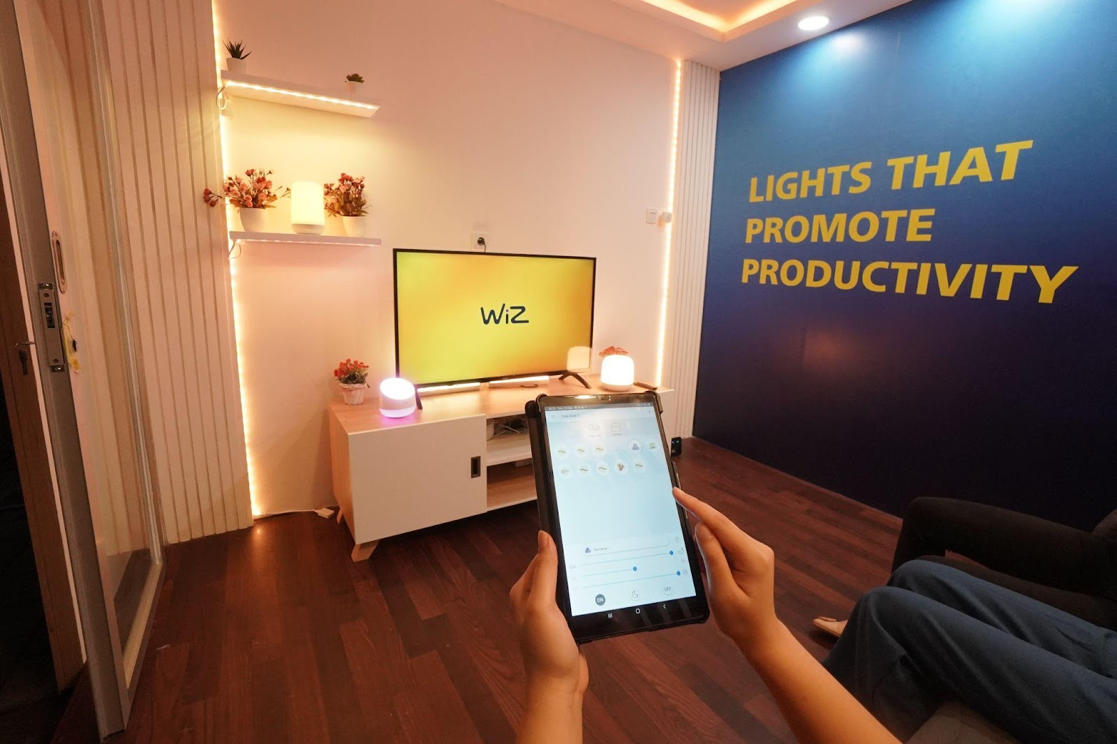 Gebrakan Philips Hadirkan Smart Lighting, Meluncur dengan Varian Lampu Estetik!