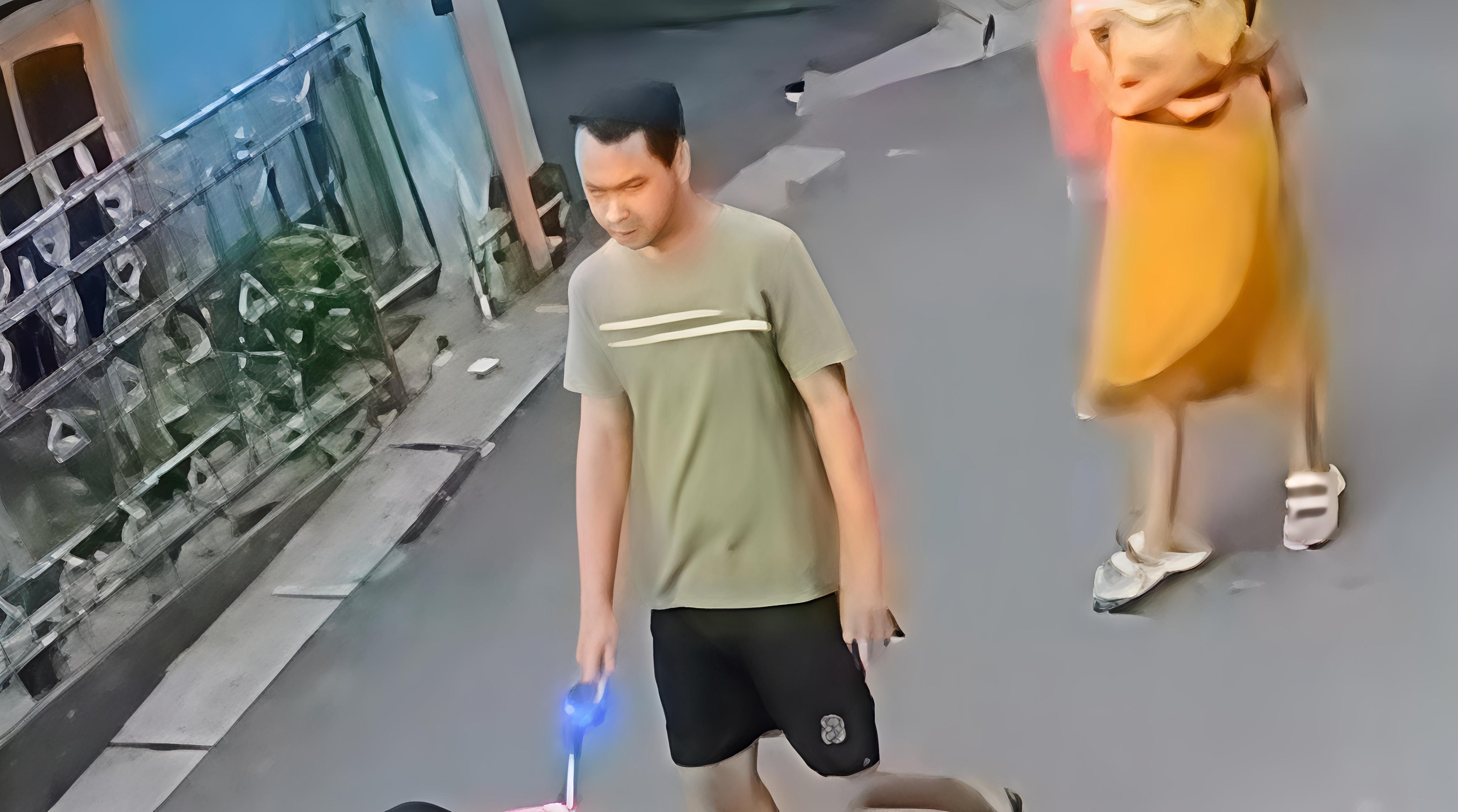 Terekam CCTV, Pria Curi Paket Kurir di Kalibata Kini Diburu Polisi