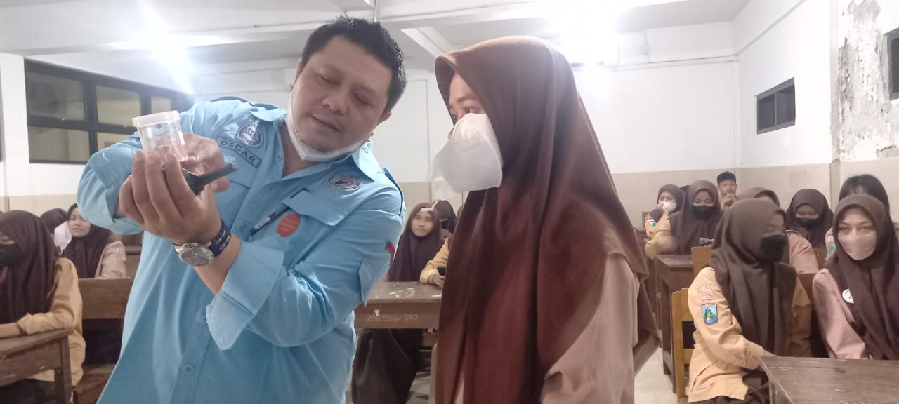 BNN Gelar Tes Urine Massal di SMK Sejahtera Surabaya