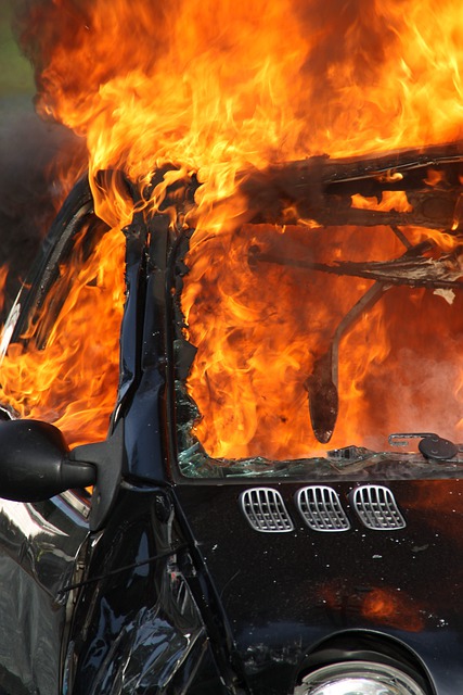 Korsleting Aki, Mobil Sedan Hangus Terbakar di Jalan Tol Jakarta Tangerang