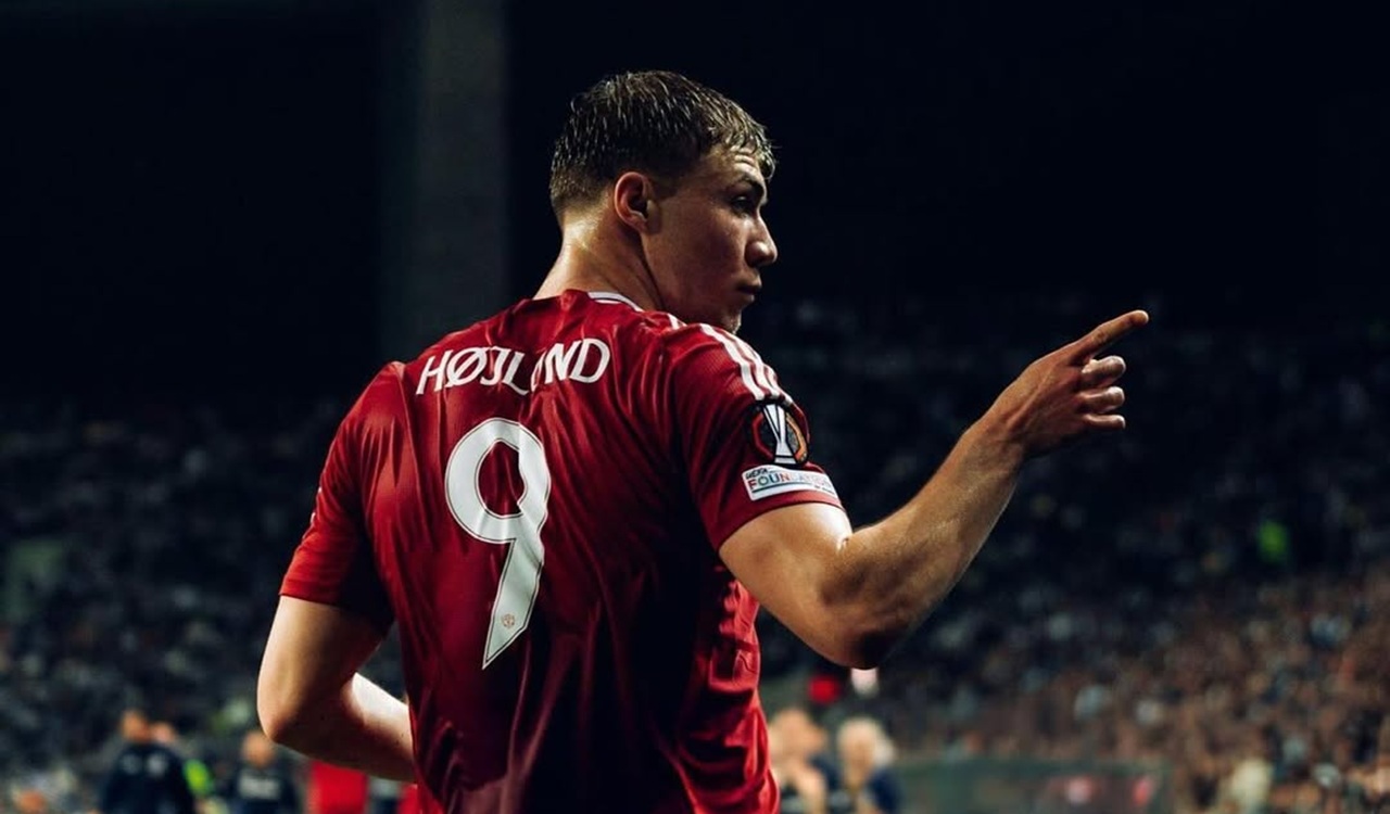 Kisah Transfer Rasmus Hojlund Berubah, Para Pesaing Utama Mendadak Berhenti Mengejarnya