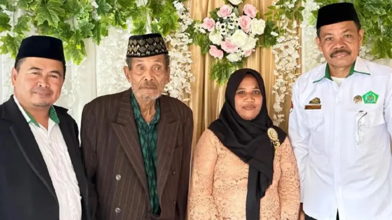 Viral! Kakek 110 Tahun Nikahi Wanita 27 Tahun di Bulukumba