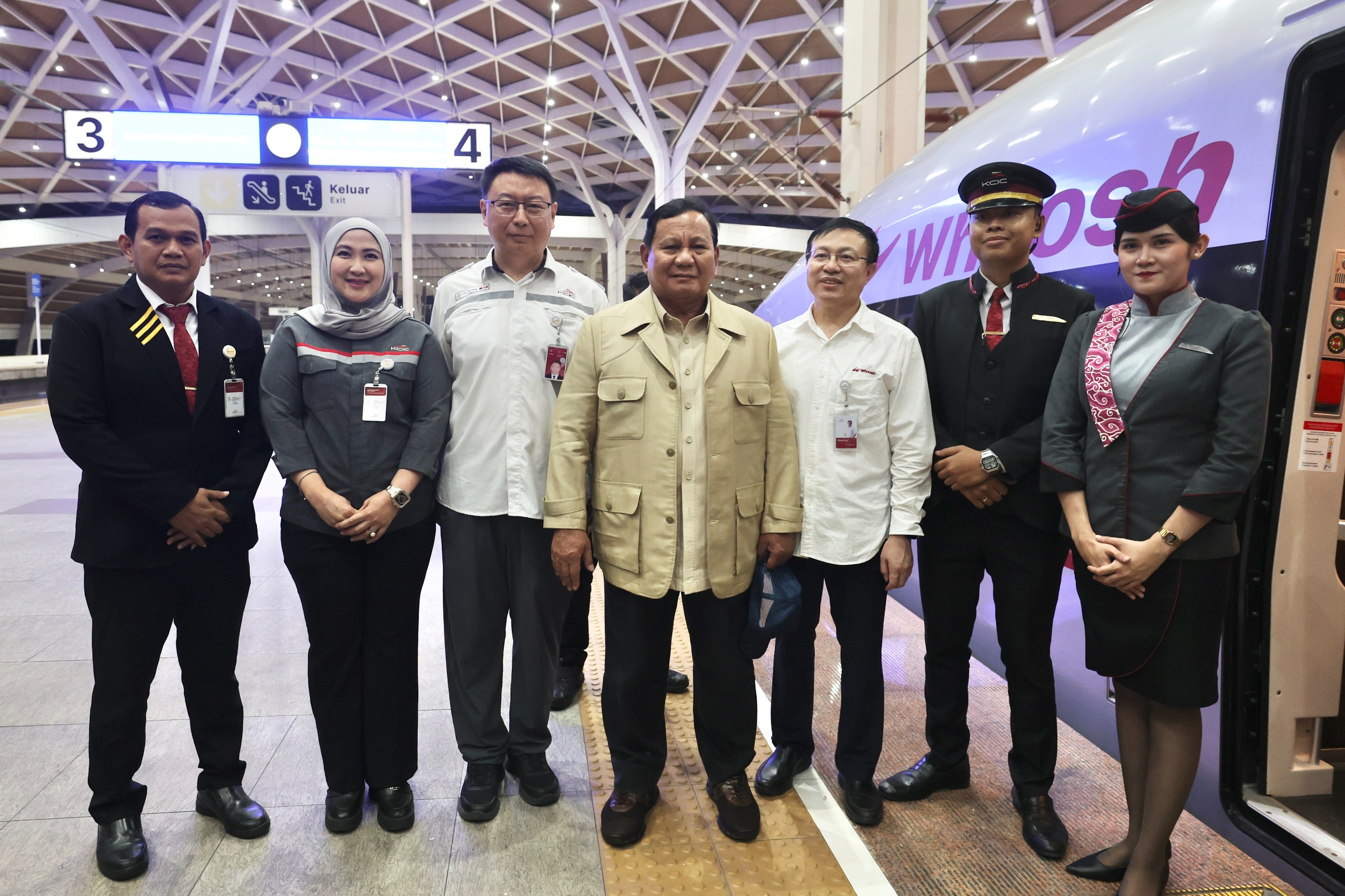 Ke Bandung, Presiden Prabowo Naik Whoosh