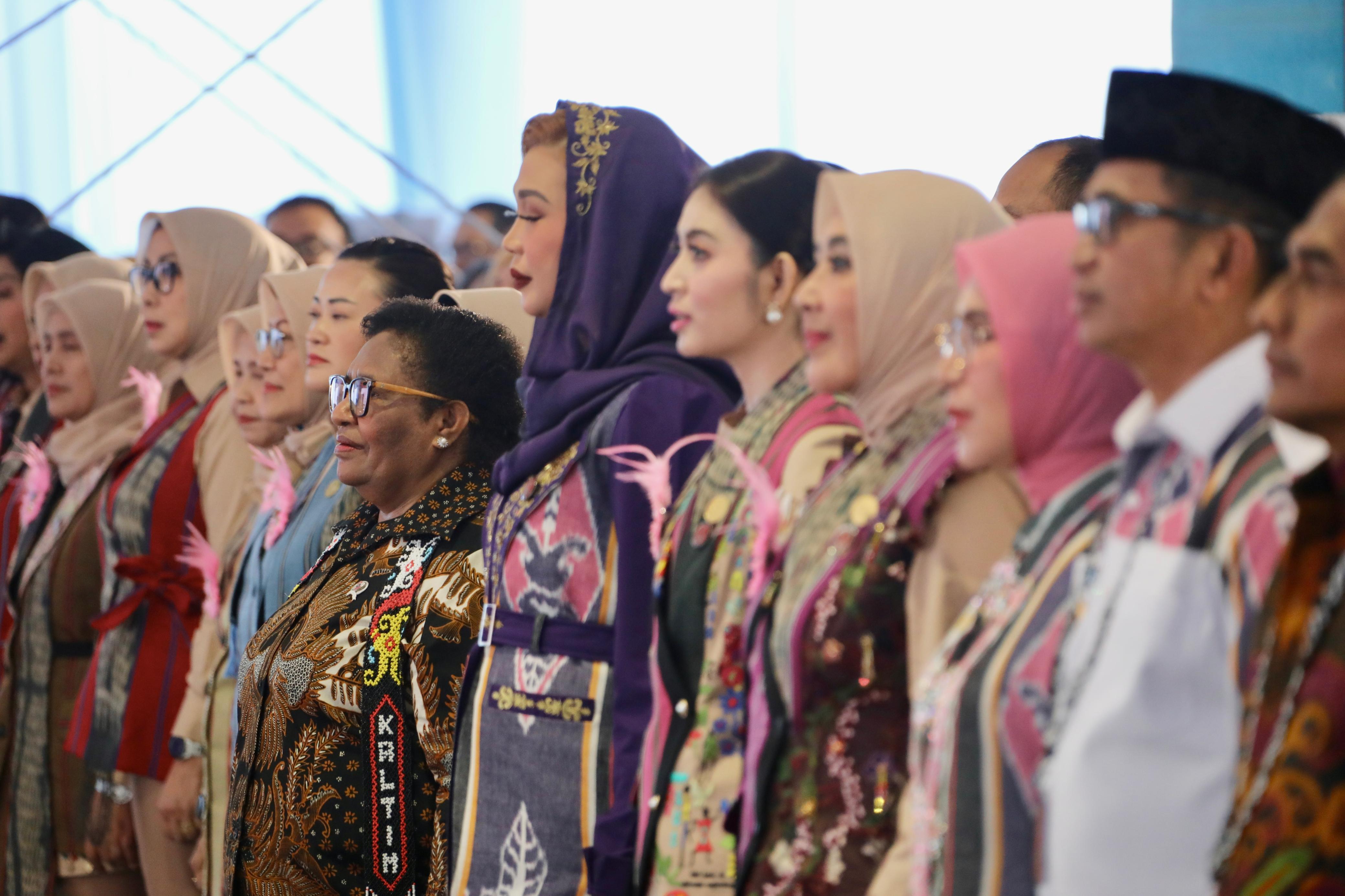 Hadiri Pembukaan HUT Ke-45 Dekranas, Wamendagri Ribka Haluk: Momentum Perajin Indonesia Menembus Pasar Dunia