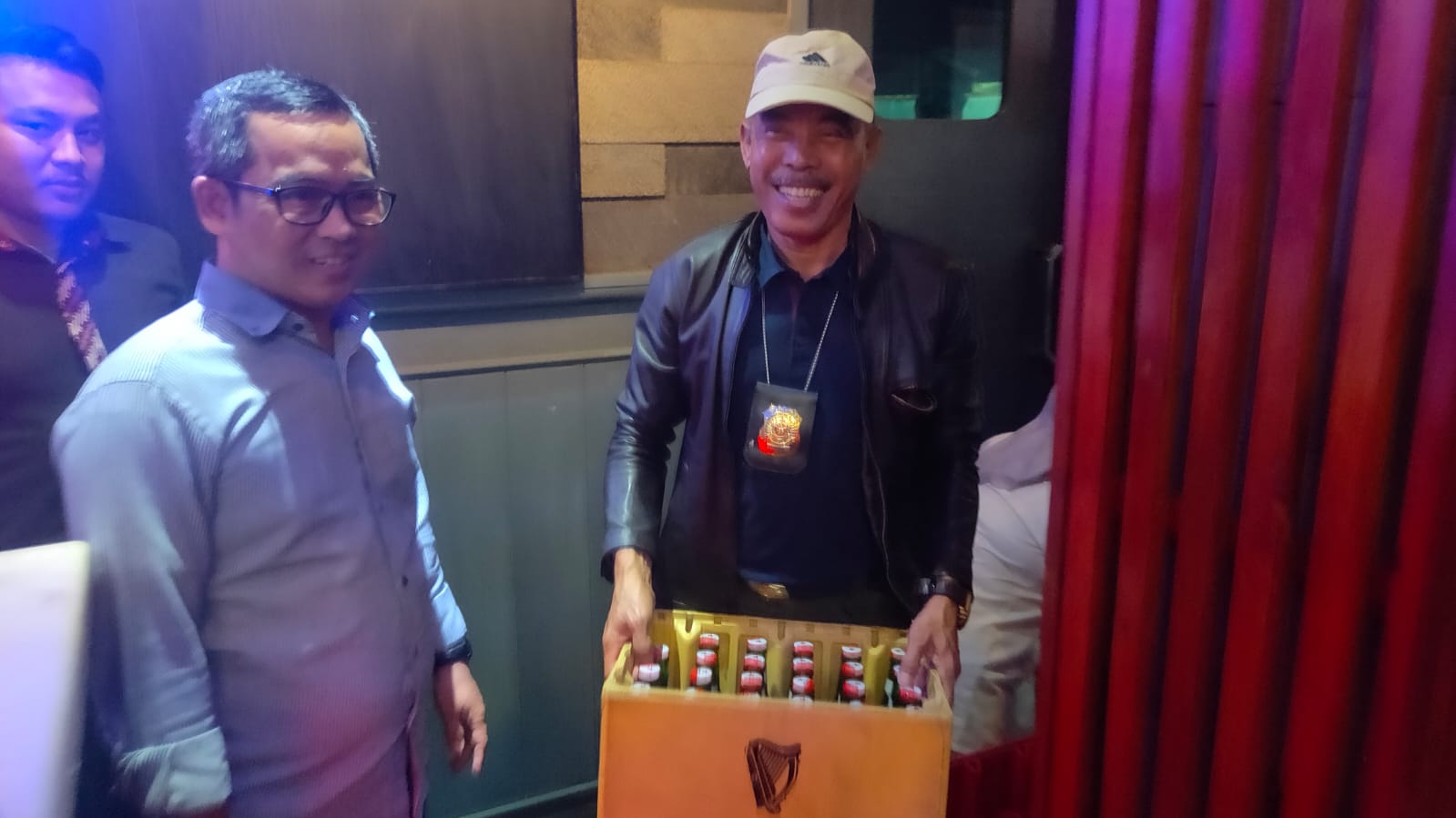 Jelang Ramadhan, Satpol PP Tangsel Razia Tempat Hiburan, Ratusan Botol Miras Diamankan