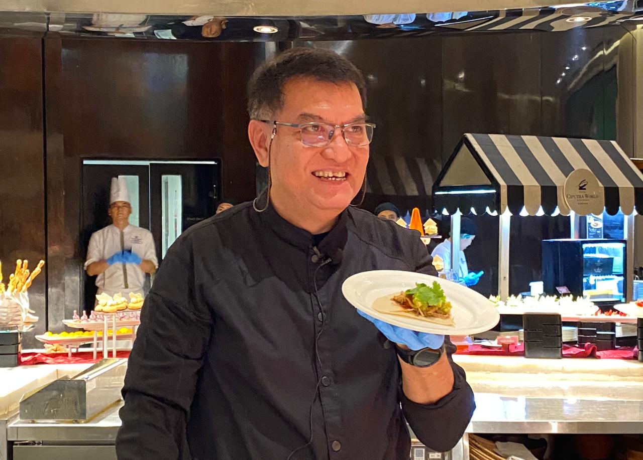 Chef Vindex Tengker Hadir di Hotel Ciputra World, Perkenalkan 5 Comfort Food Khas dari Berbagai Negara