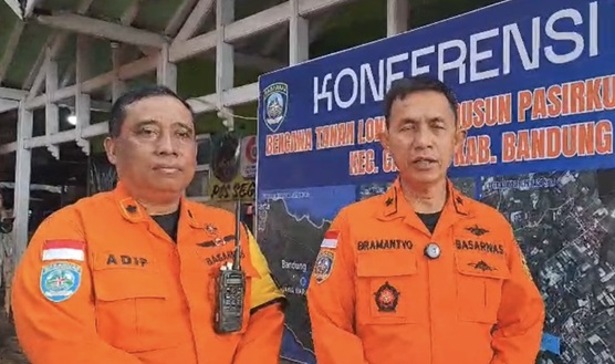 Basarnas Maksimalkan K-9 dan Alat Berat Cari Korban Longsor Pasirlangu