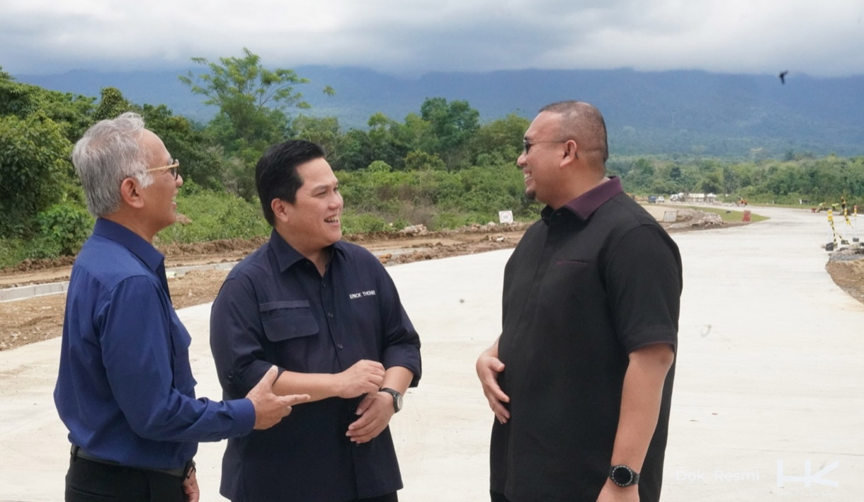 Dukung Percepatan Proyek Garapan Hutama Karya di Sumbar, Menteri BUMN Erick Thohir Tinjau Pembangunan Jalan Tol Padang - Sicincin