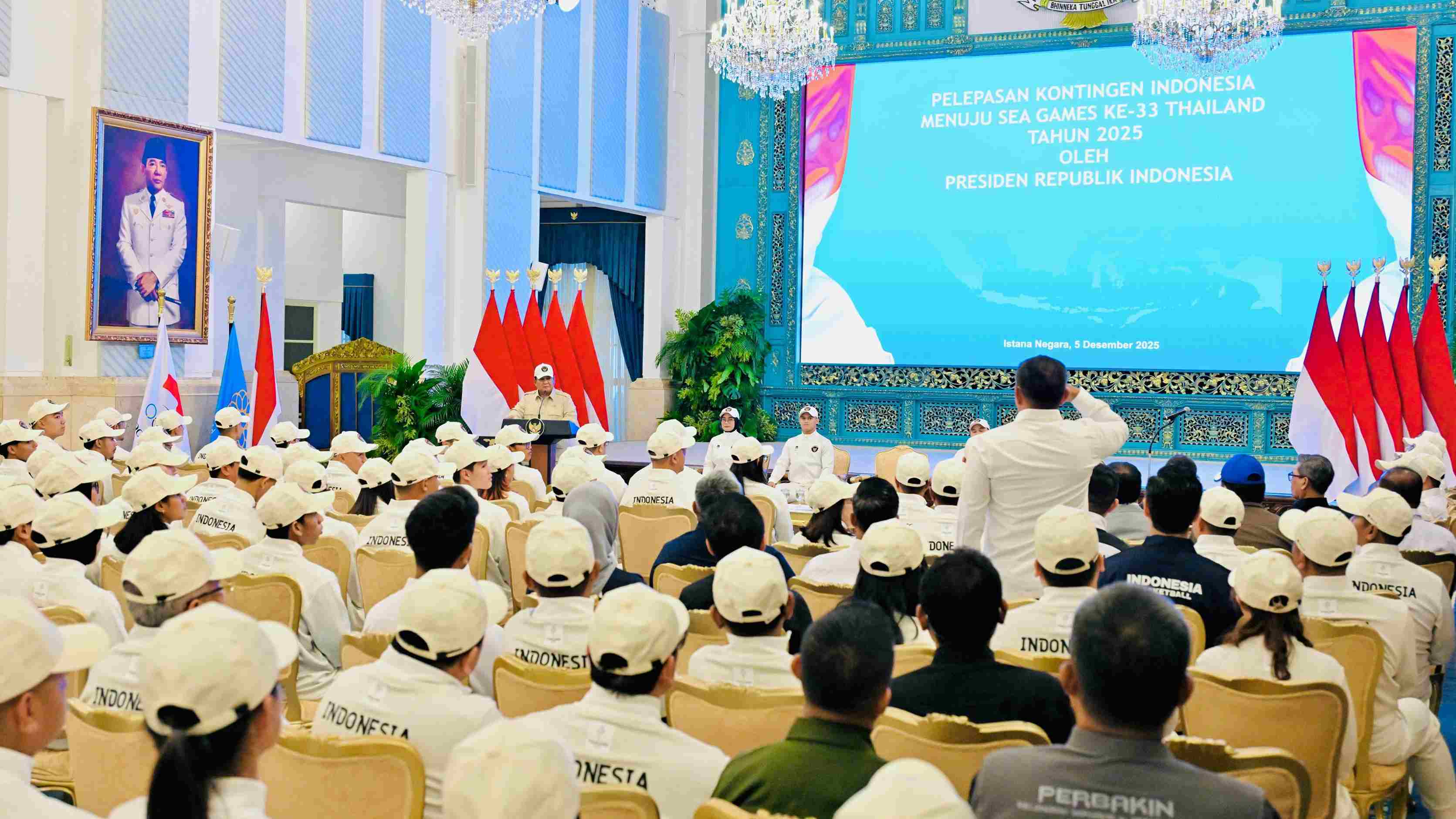Lepas Kontingen Atlet SEA Games 2025, Prabowo: Kumandangkan Indonesia Raya di Hadapan Bangsa Lain