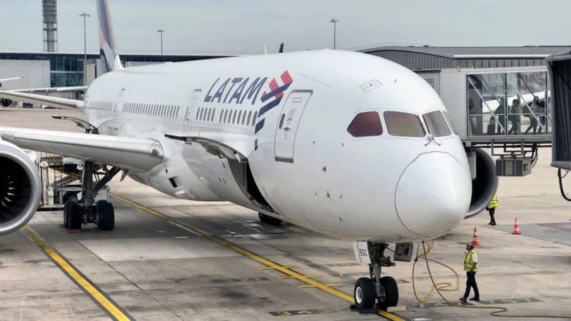 Penumpang LATAM Airlines Terguncang di Udara dan Terluka, Boeing Minta Pilot Cek Kursi!